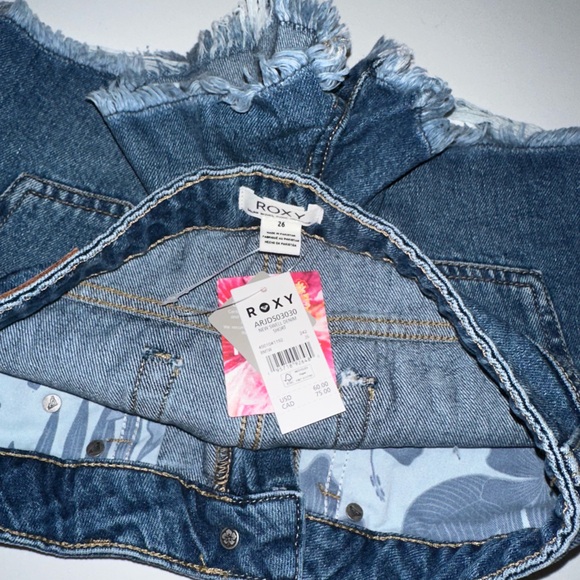 ROXY “New Swell” distressed denim blue jean cutoff boho shorts 25 26 27 - Picture 8 of 8